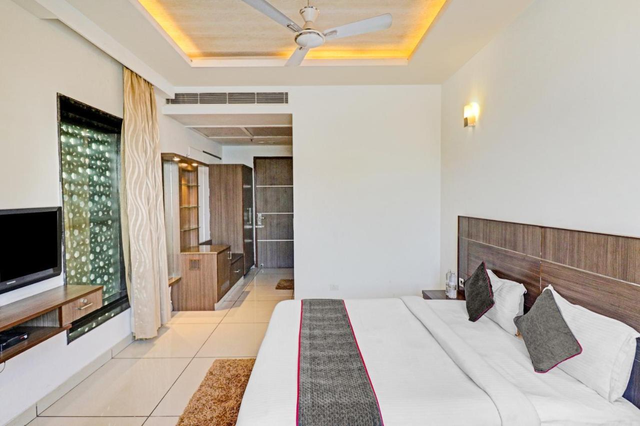 Hotel Oyo Townhouse 484 Sanskriti à Delhi  Extérieur photo