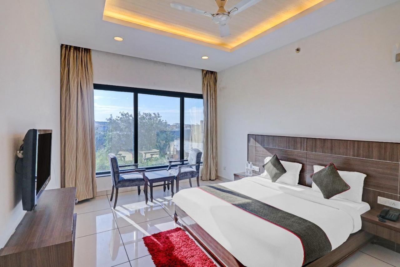 Hotel Oyo Townhouse 484 Sanskriti à Delhi  Extérieur photo