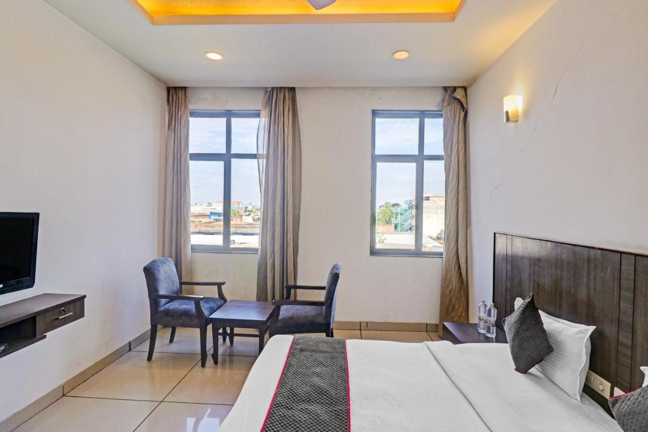 Hotel Oyo Townhouse 484 Sanskriti à Delhi  Extérieur photo