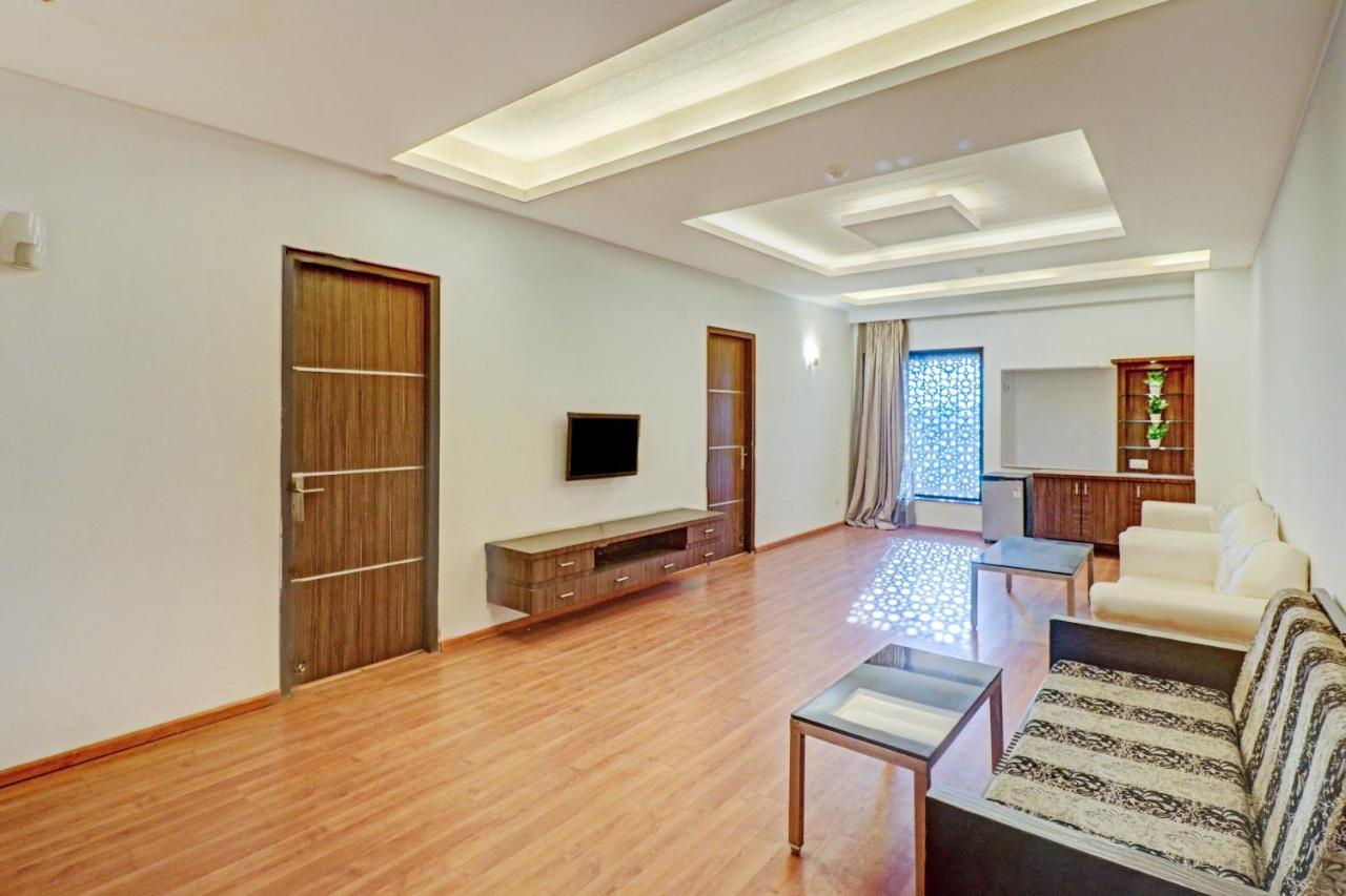 Hotel Oyo Townhouse 484 Sanskriti à Delhi  Extérieur photo