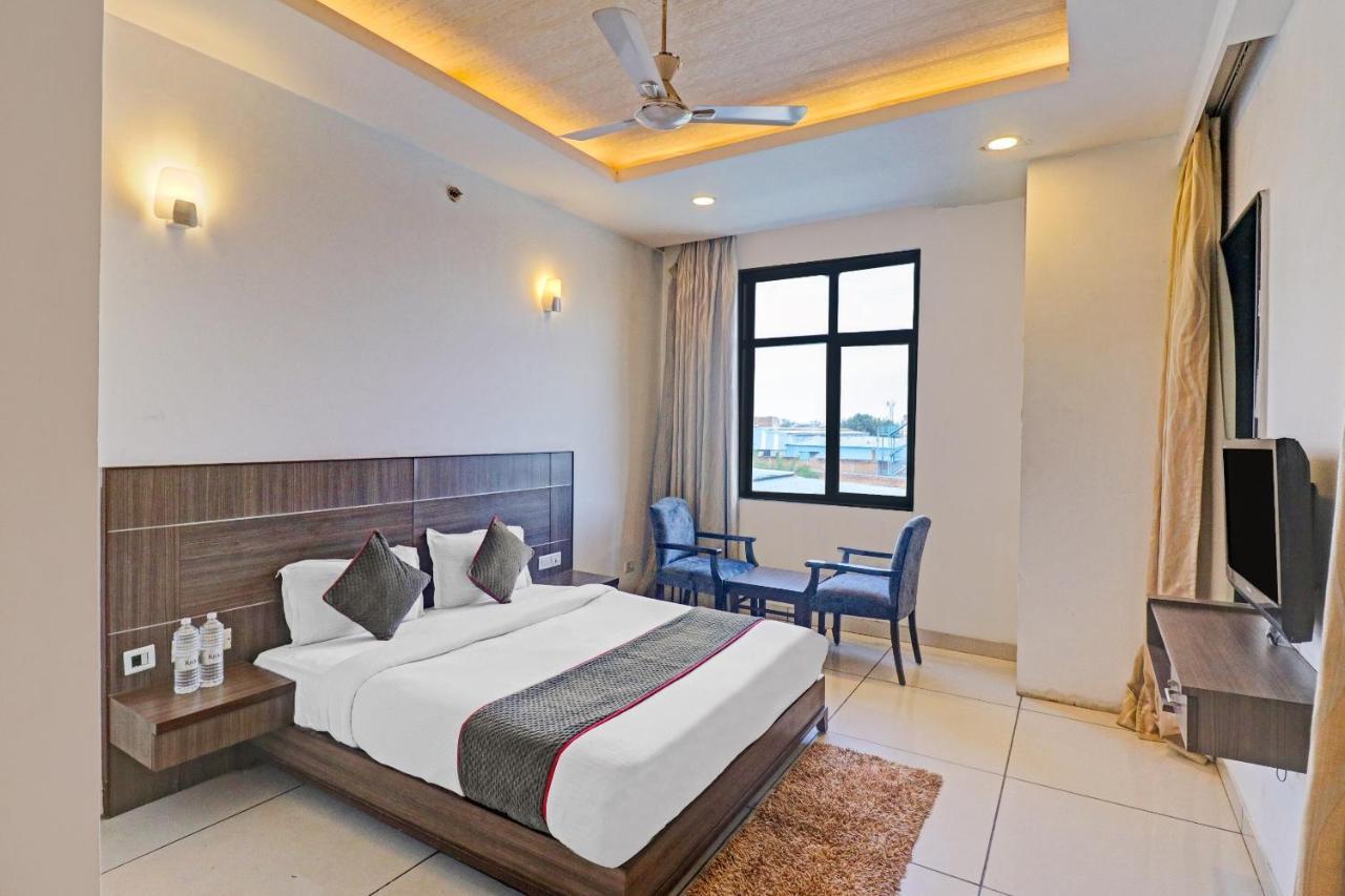 Hotel Oyo Townhouse 484 Sanskriti à Delhi  Extérieur photo