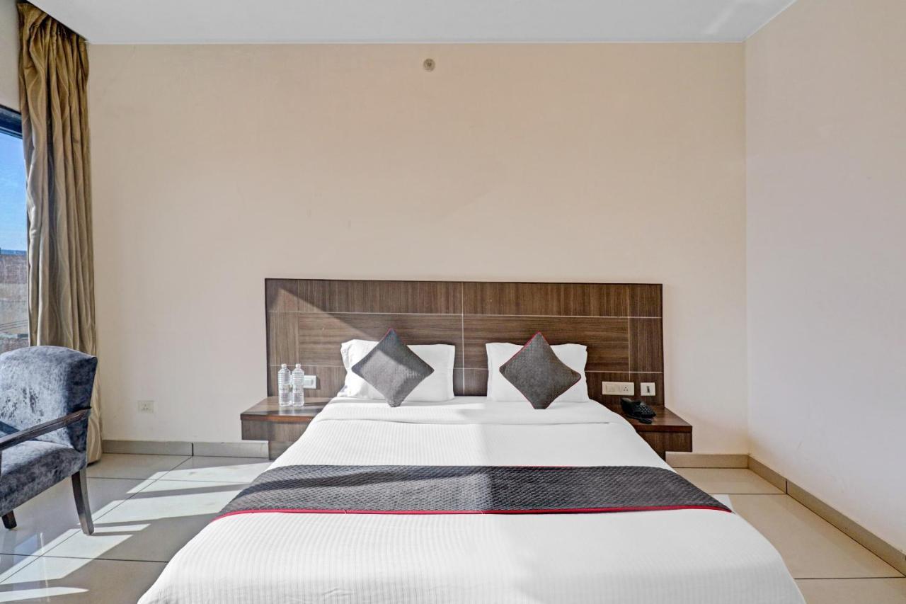 Hotel Oyo Townhouse 484 Sanskriti à Delhi  Extérieur photo